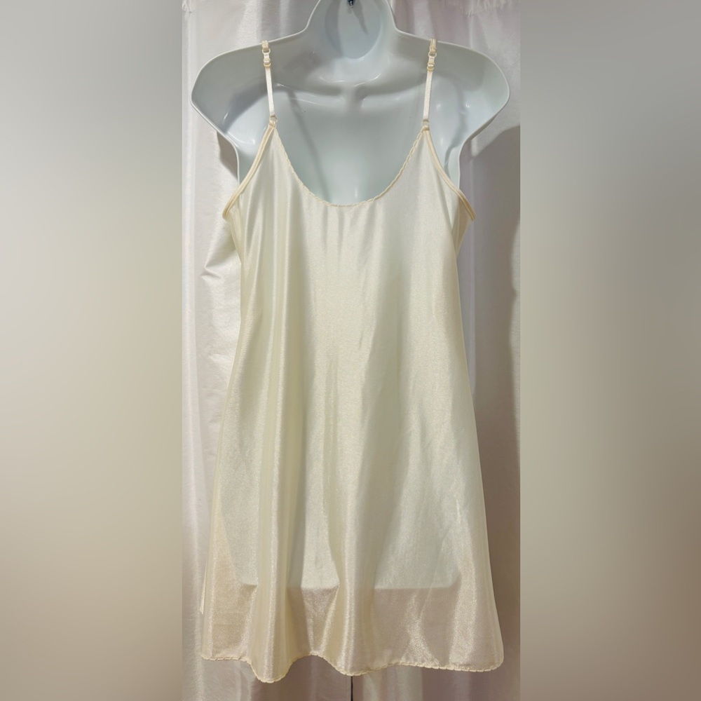 Simple Ivory Slip - Picture 3 of 5